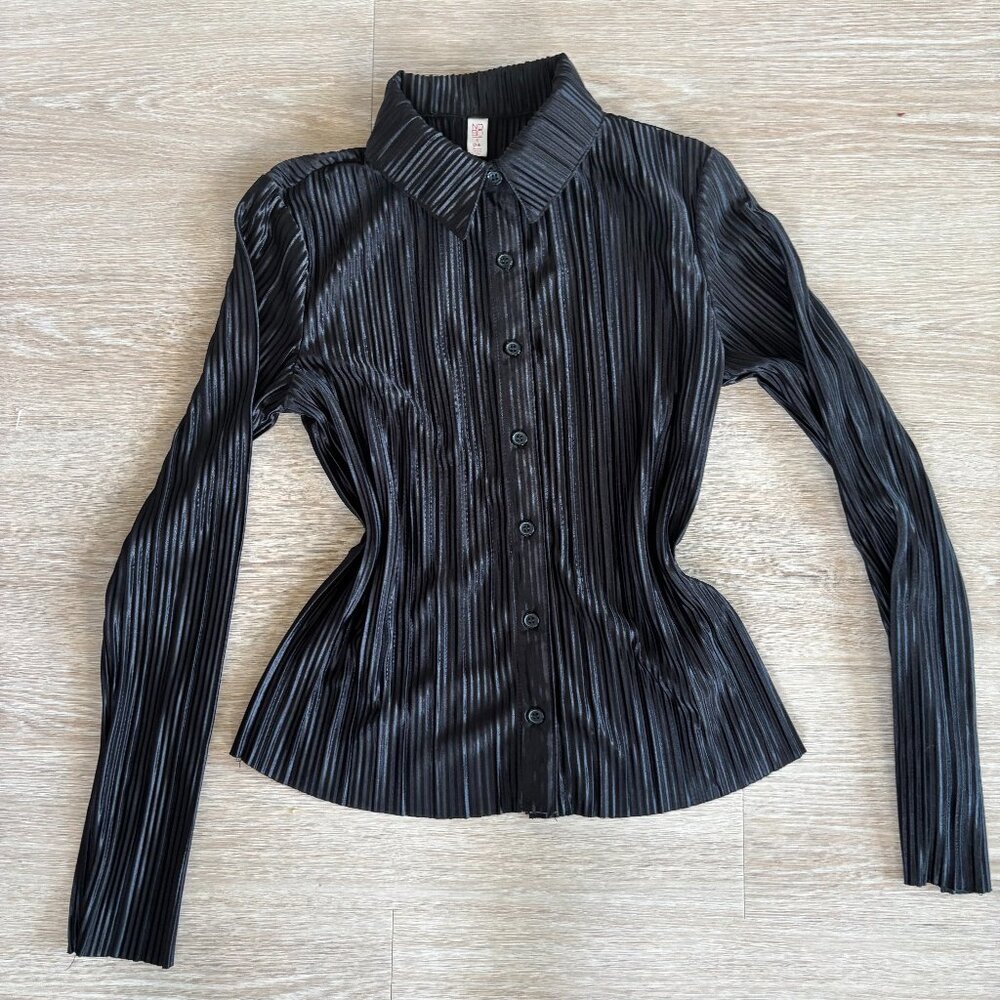 Womens No Boundaries Silk Dress Shirt - Size S